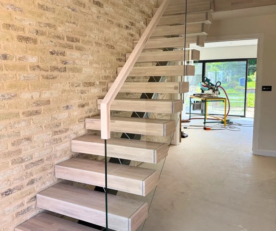 Straight Central Spine Staircase | Celn