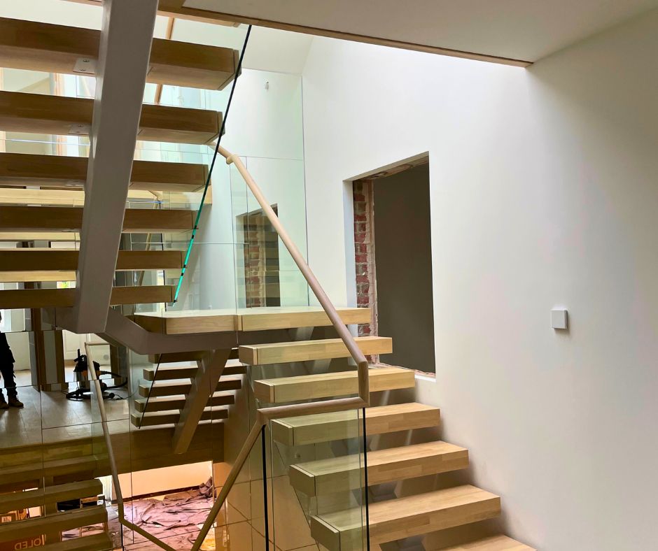 U-Shaped Central Spine Staircase | Celn