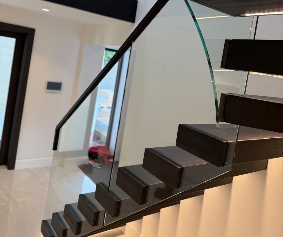 L-Shaped Floating Staircase with LED lighting | Celn