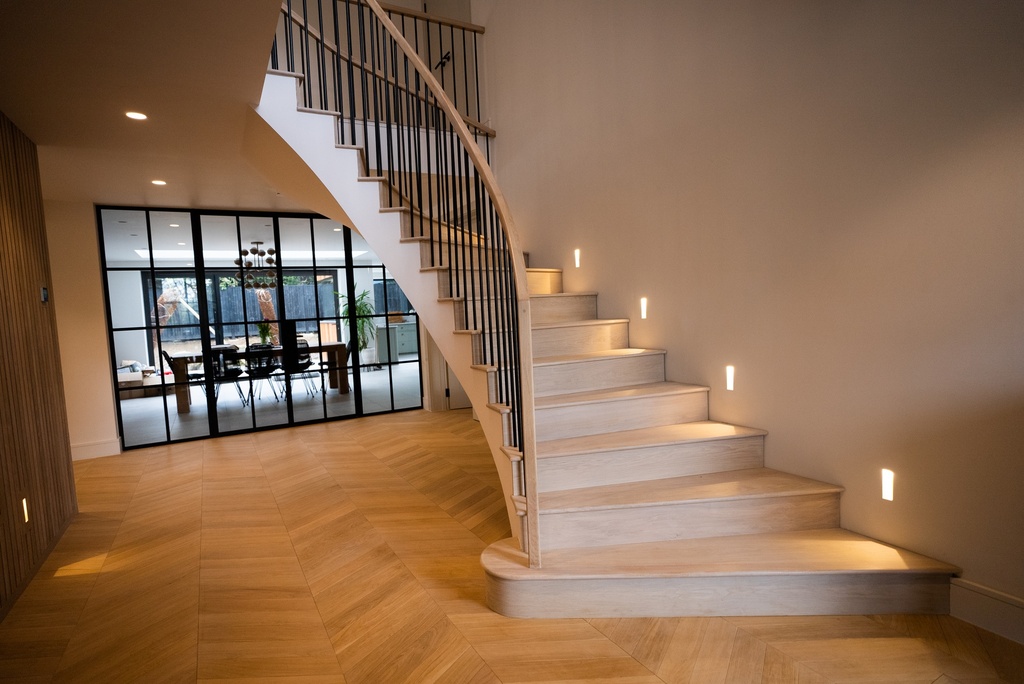 Closed Treads Staircase